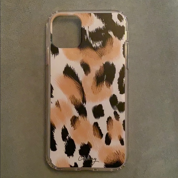 The Casery Leopard Fur IPhone 11 case - Picture 3 of 5